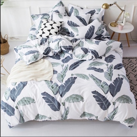 Other - TWIN • Tropical leaf print duvet cover white